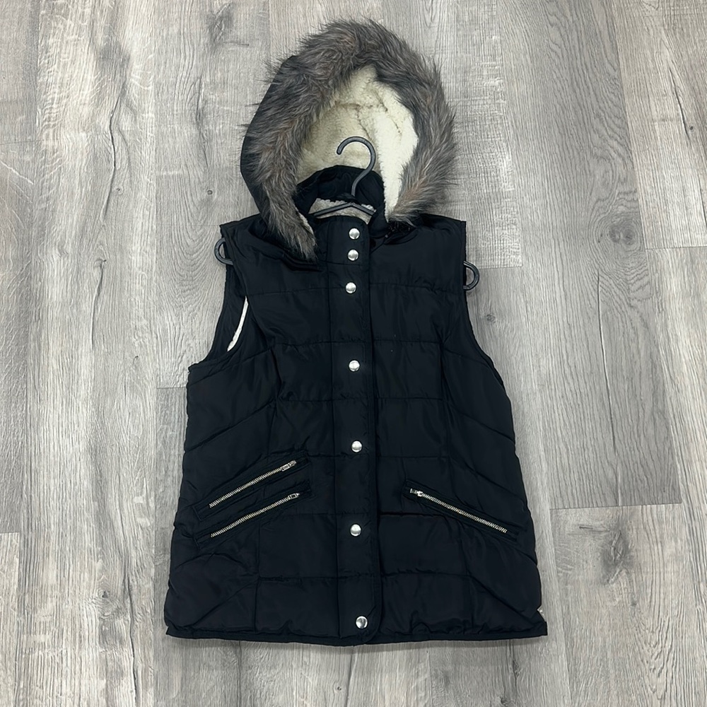 Women’s Guess Winter Vest Size M